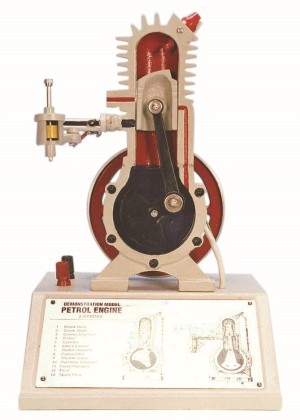 Модель 2-тактного бензинового двигателя